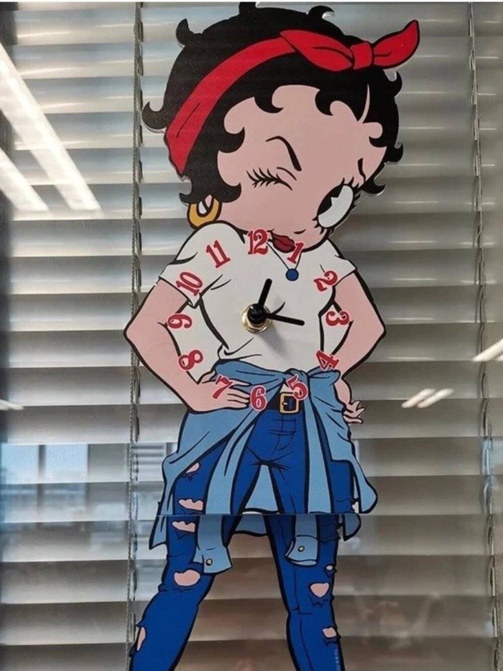 Betty Boop Swinging Legs Wall Clock NEW IN BOX